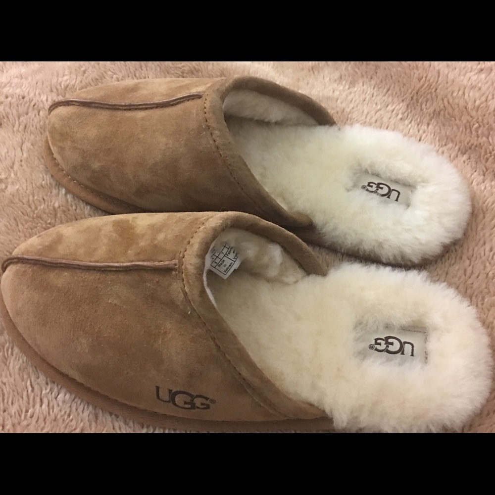 Ugg - Picture 1 of 7